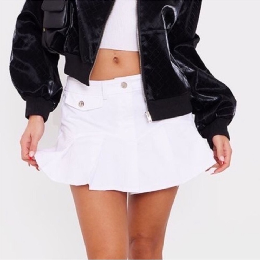 Pretty Little Thing White Twill Low Rise Pleated Micro Mini Skirt